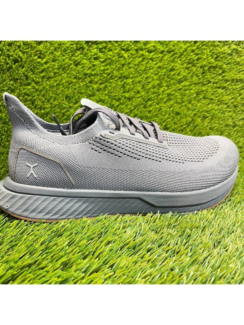 Flux Footwear Adapt Runner Gray Gum Mens Size 10 Athletic Knit Shoes Sneakers
